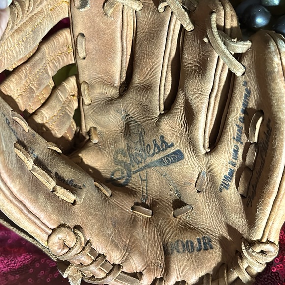 SHOELESS JOE vintage youth baseball glove - Picture 3 of 4